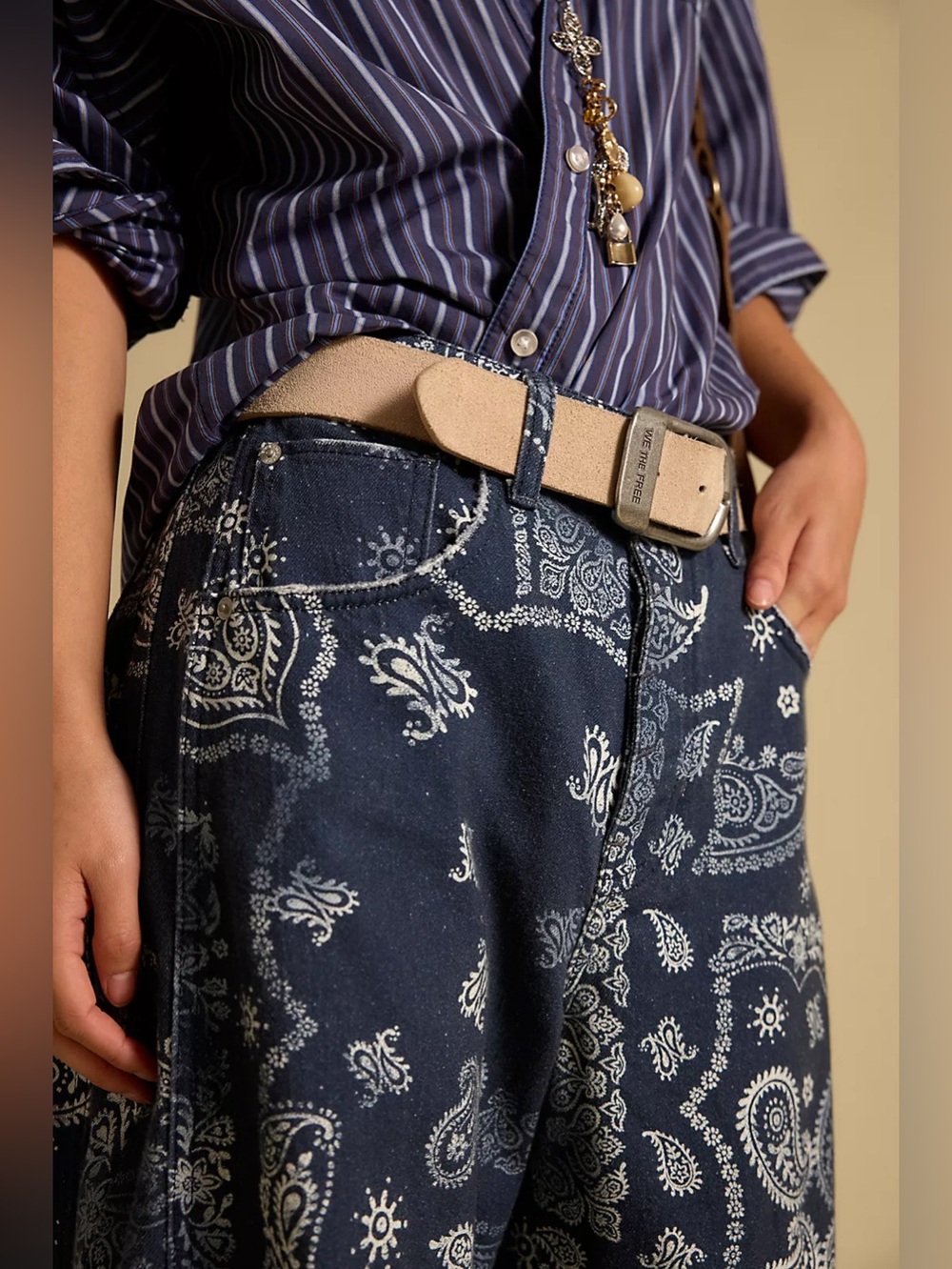 NWT FREE PEOPLE WE THE FREE Good Luck Printed Barrel Jeans | Navy Bandana $128 - Picture 3 of 9